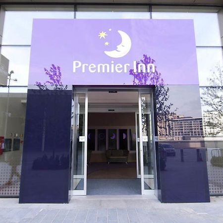 Premier Inn London Stratford Exterior photo