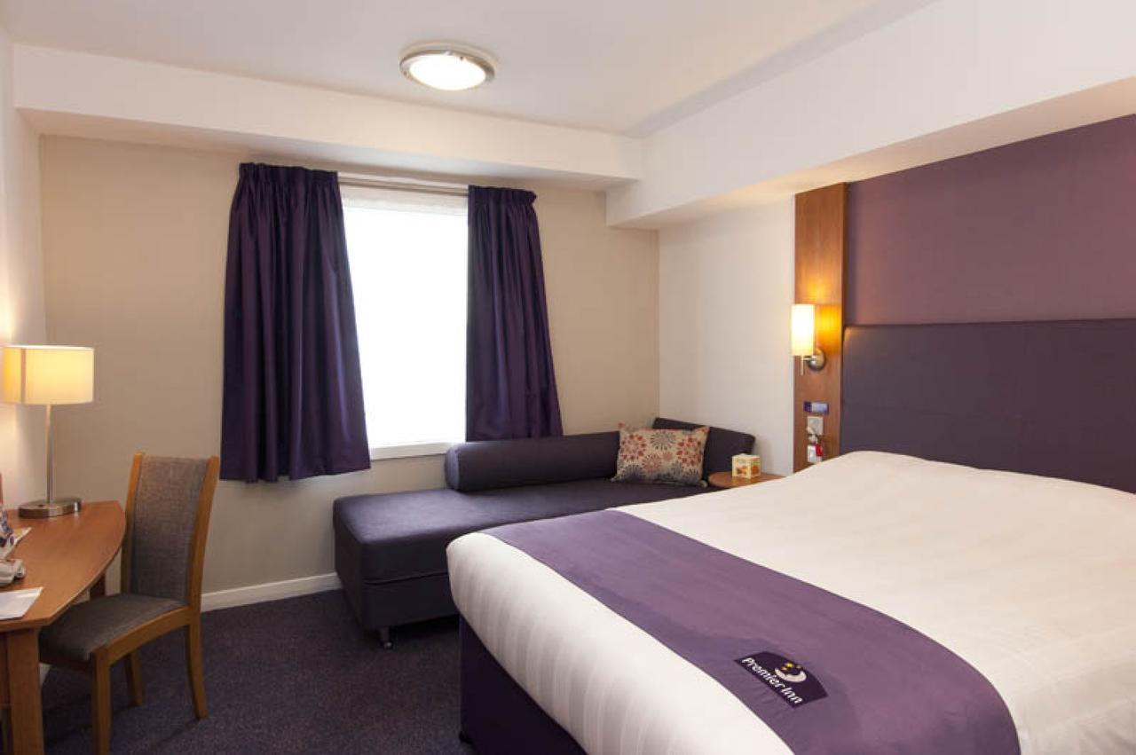 Premier Inn London Stratford Room photo