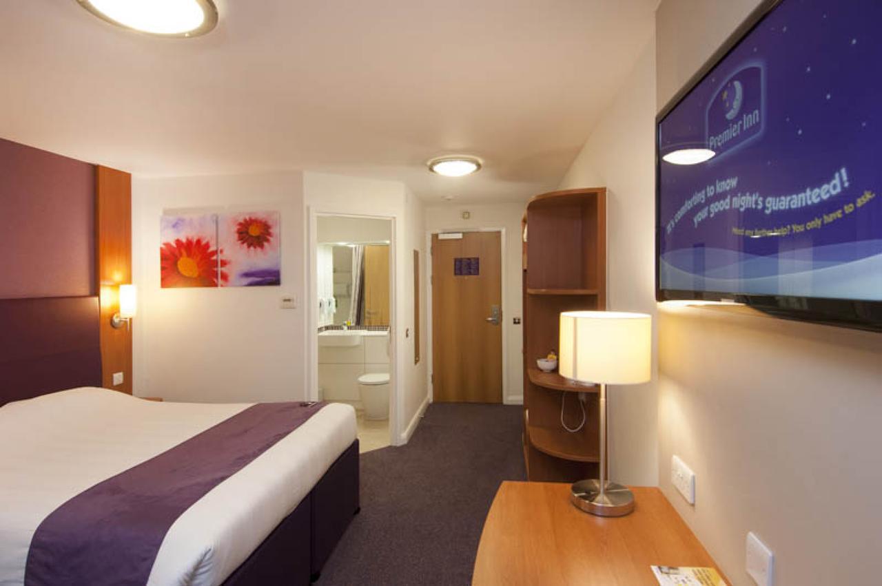 Premier Inn London Stratford Exterior photo