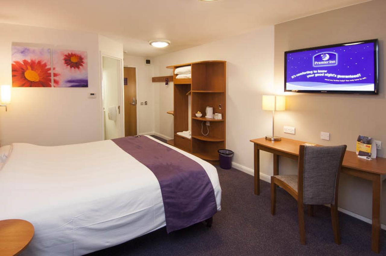 Premier Inn London Stratford Exterior photo