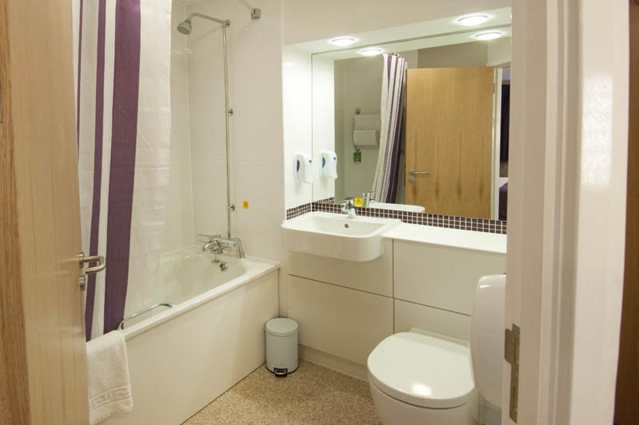 Premier Inn London Stratford Room photo