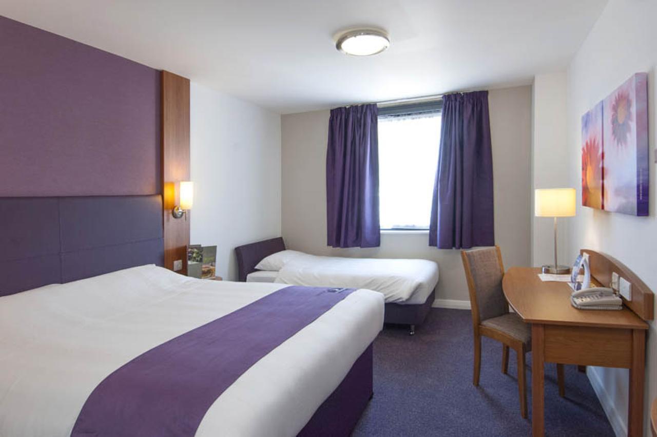 Premier Inn London Stratford Room photo